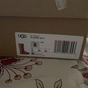 These are UGG boots! i bought them, never worn! brand new in box